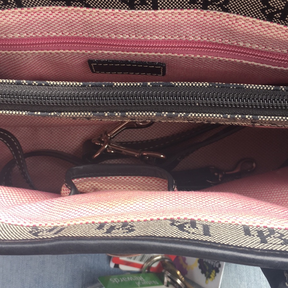 ❌SOLD❌ Dooney and Bourke purse - Picture 3 of 7